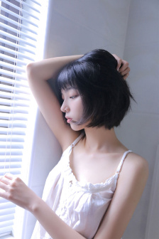 正常女的下面扒开会有小须须吗